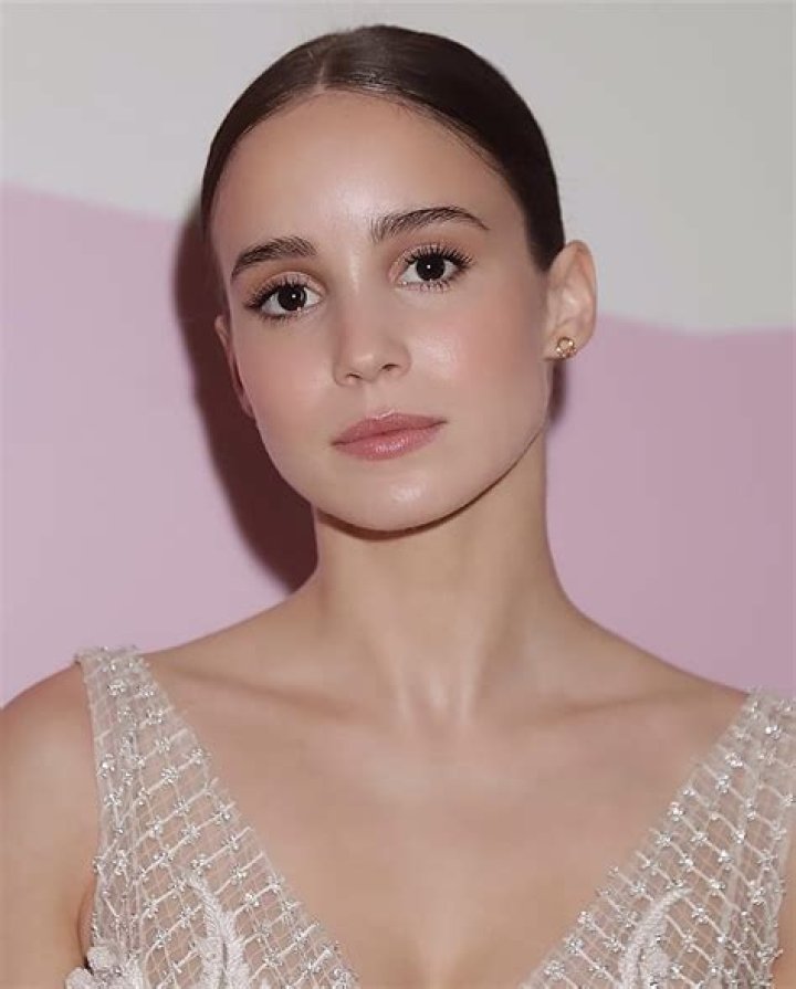 Alba Baptista Bio