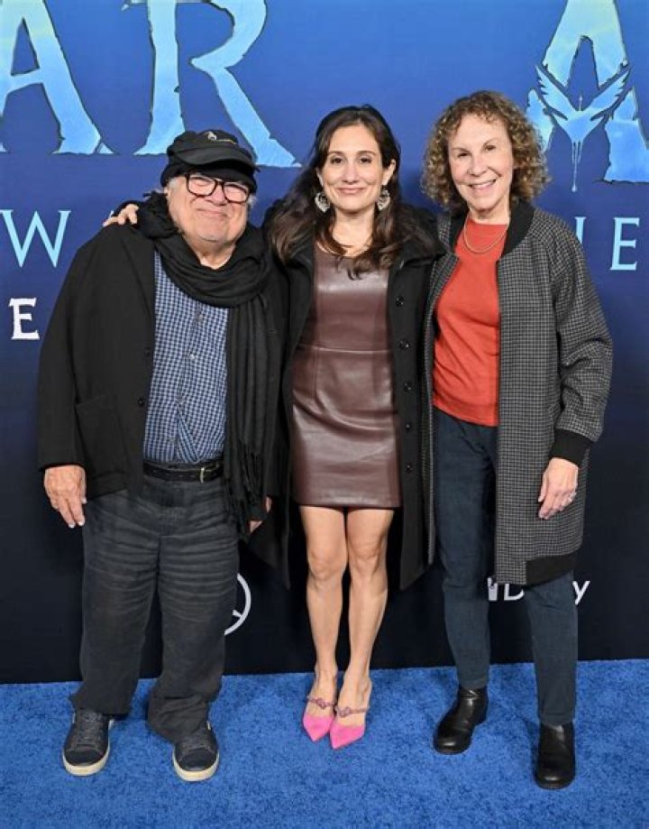Danny Devito with wife image