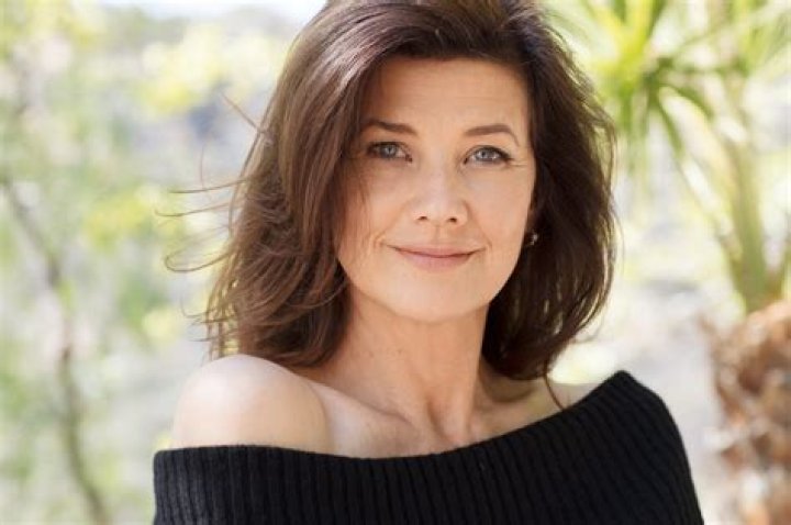 Daphne Zuniga Married, Husband, Children, Net Worth, Wiki-Bio