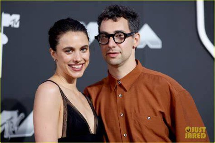  Jack Antonoff with his girlfriend, Lena Dunham