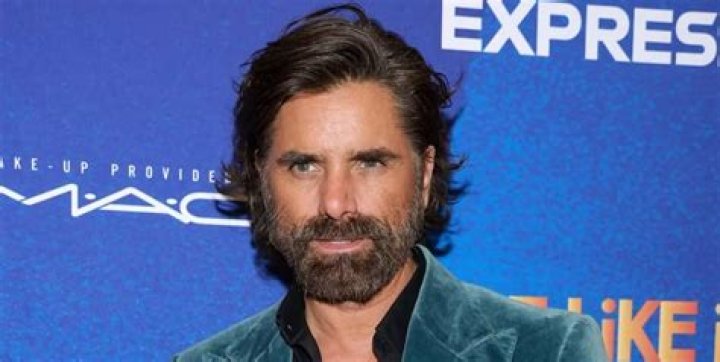 John Stamos Height, Weight, Body Measurements, Shoe Size