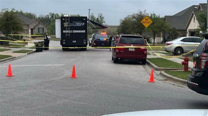 Jose Benjamin And Brenda Valle Couple Found Dead In Apparent Murder-Suicide At El Cajon Apartment Complex - SarkariResult