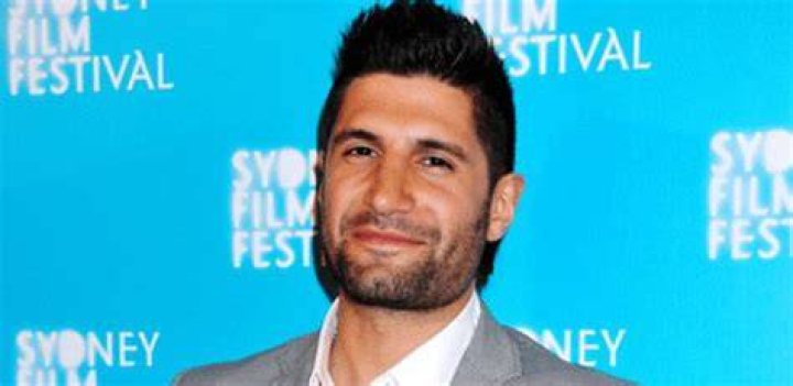 Kayvan Novak Height, Weight, Body Measurements, Shoe Size