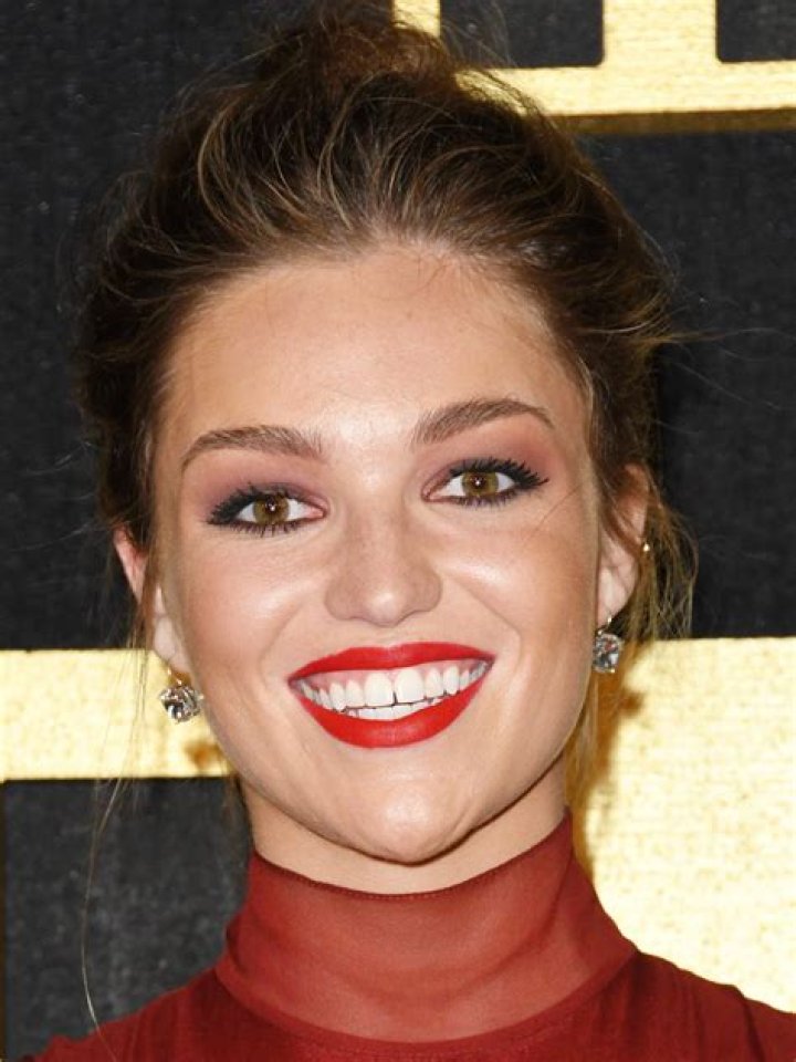 Lili Simmons Net Worth Lili Simmons Net Worth