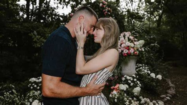 Linda Cardellini Is Engaged To Her Boyfriend And Already gave Birth To Their Child: But When Is The Wedding?