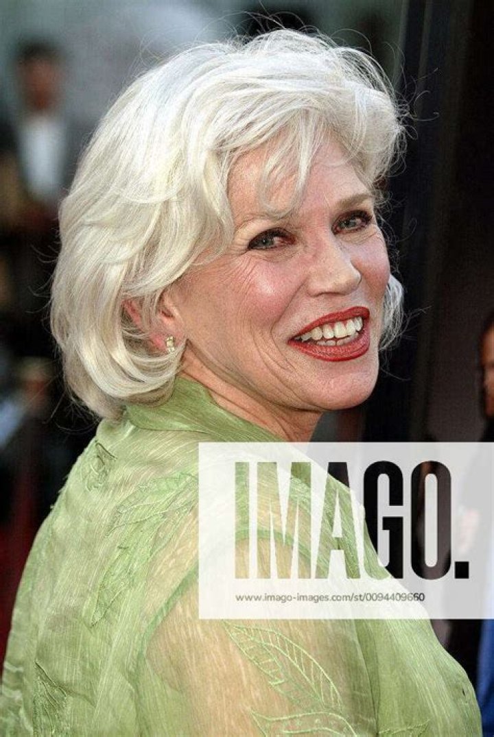 Maggie Blye was also not in romance with anyone