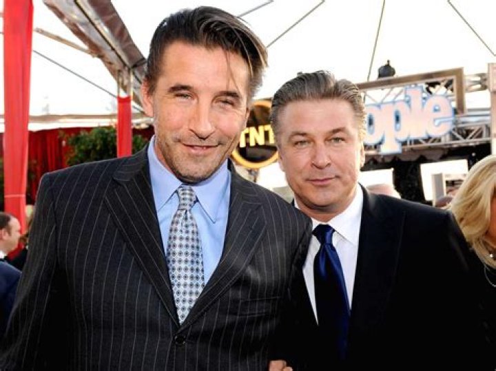 Meet William Baldwin – Know His Net Worth, Movies, Siblings & Everything