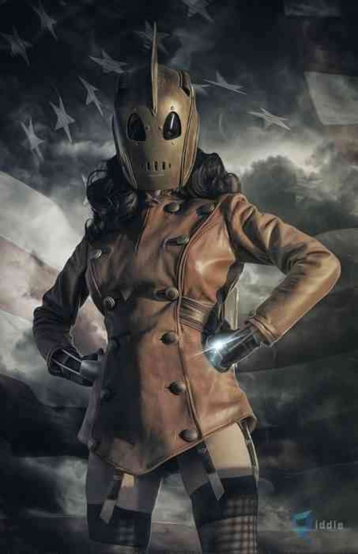 Riki Le Cotey is a succesful costume designer and cosplay artist who has a net value worth $16 millions.