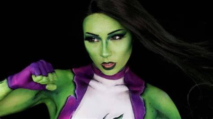Riki Le Cotey portraying her new cosplay figure.