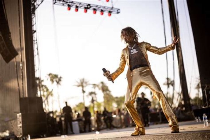 Swae Lee spotted with Mecedez Benz