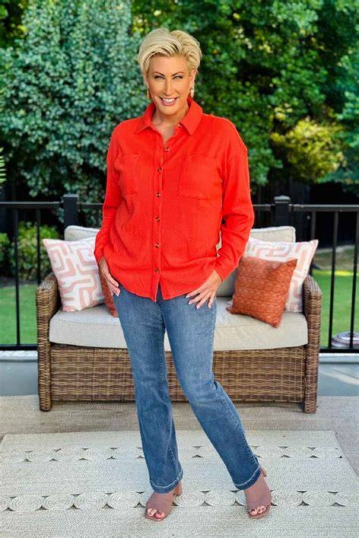 What Happened to Kim Gravel on QVC, Did Kim Gravel Have A Stroke? - SarkariResult