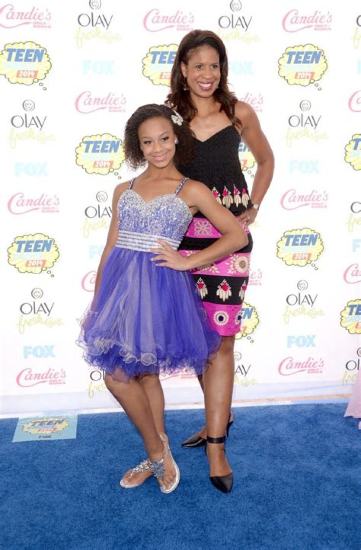 Young Nia Sioux with her brother Young Nia Sioux with her brother